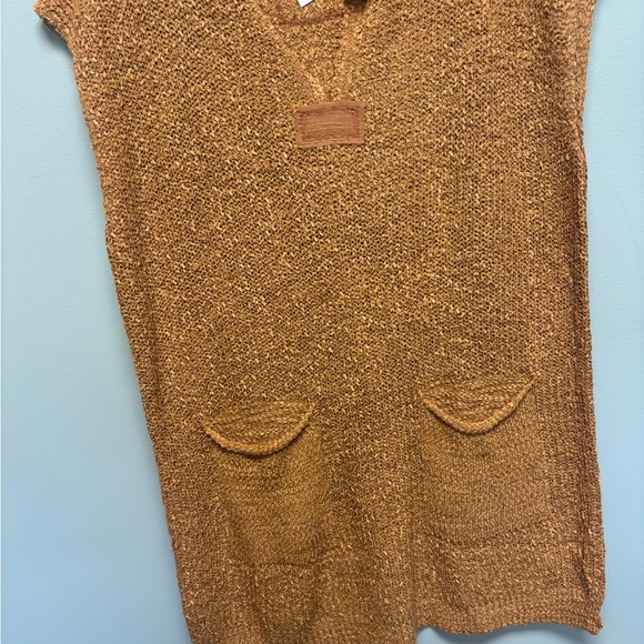 ILLA ILLA Tunic Patch Pocket Sweater Vest in Camel - Picture 5 of 7